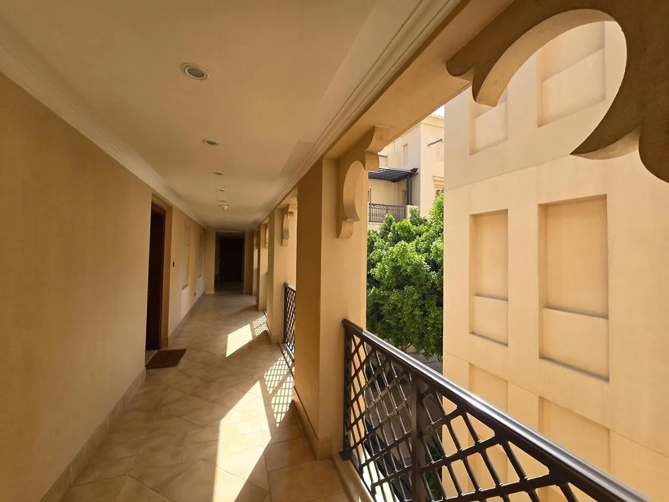 Easygo- Spacious-Authentic-City Center Dubai 0*,