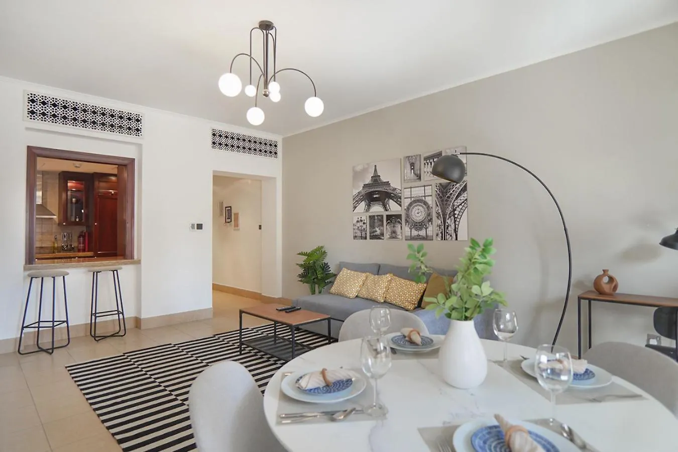 Easygo- Spacious-Authentic-City Center Dubai